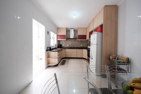 Casa à venda com 120m², 2 quartos e 2 vagasSala