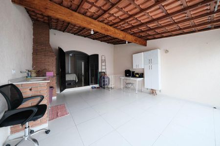 Casa à venda com 120m², 2 quartos e 2 vagasVaranda