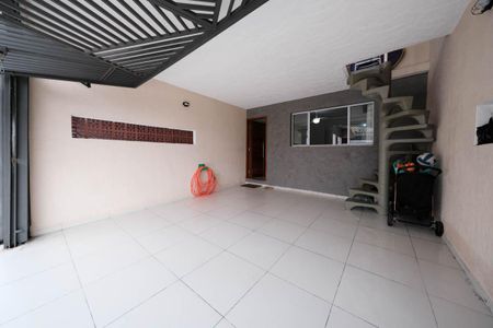 Casa à venda com 120m², 2 quartos e 2 vagasGaragem