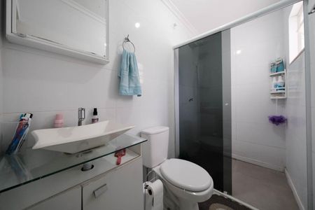 Casa à venda com 120m², 2 quartos e 2 vagasBanheiro 1