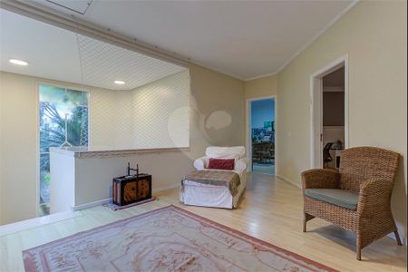 Casa à venda com 4 quartos, 622m² em Jardim Cordeiro, São Paulo