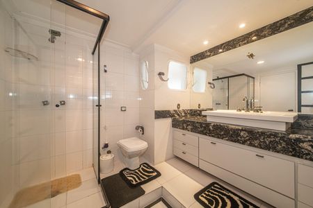 Apartamento à venda com 209m², 3 quartos e 2 vagasBanheiro da Suíte