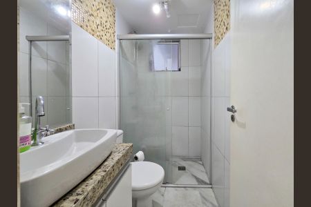 Banheiro de apartamento à venda com 3 quartos, 93m² em Castelo, Belo Horizonte