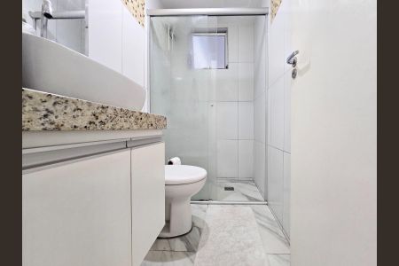 Banheiro de apartamento à venda com 3 quartos, 93m² em Castelo, Belo Horizonte