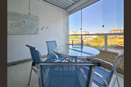 Apartamento à venda com 93m², 3 quartos e 1 vaga Apartamento à venda com 93m², 3 quartos e 1 vagaVaranda