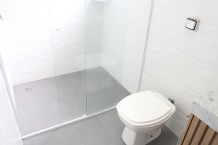 Casa à venda com 250m², 4 quartos e 4 vagasBanheiro da Suíte 2