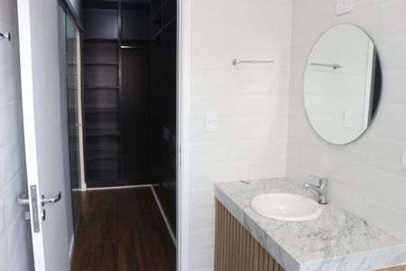 Casa à venda com 250m², 4 quartos e 4 vagasBanheiro da Suíte 1