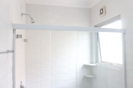 Casa à venda com 250m², 4 quartos e 4 vagasBanheiro da Suíte 2