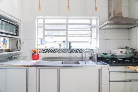 Casa à venda com 250m², 4 quartos e 6 vagas Casa à venda com 250m², 4 quartos e 6 vagasCozinha