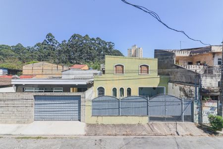 Casa à venda com 250m², 4 quartos e 6 vagas Casa à venda com 250m², 4 quartos e 6 vagasQuarto 2