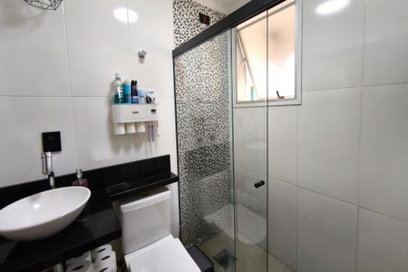 Banheiro  de apartamento para alugar com 2 quartos, 50m² em Vila Lemos, Campinas