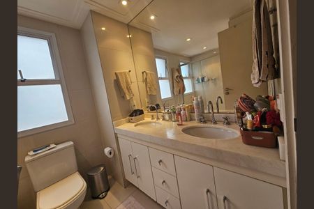 Apartamento à venda com 161m², 3 quartos e 3 vagasBanheiro da Suíte 2