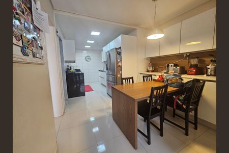 Apartamento à venda com 161m², 3 quartos e 3 vagasCozinha
