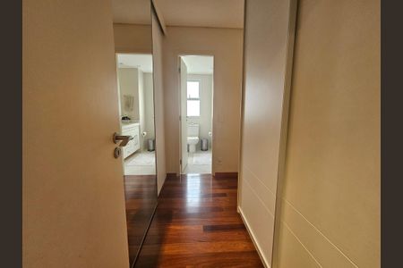 Apartamento à venda com 161m², 3 quartos e 3 vagasCloset da suíte 2