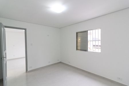 Quarto 1 de casa para alugar com 2 quartos, 90m² em Vila Imperio, São Paulo