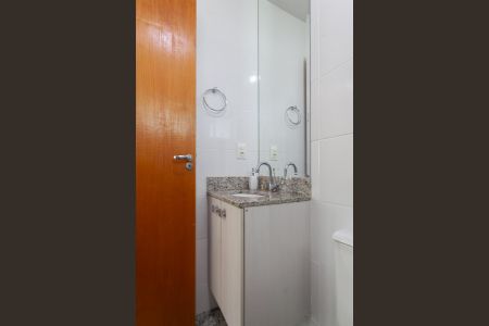 Apartamento à venda com 150m², 3 quartos e 2 vagas Apartamento à venda com 150m², 3 quartos e 2 vagasBanheiro Social 2