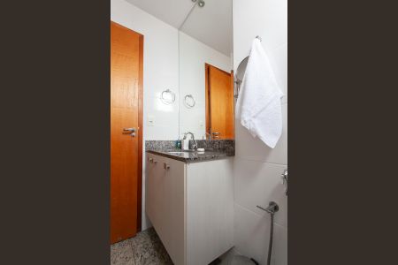 Apartamento à venda com 150m², 3 quartos e 2 vagas Apartamento à venda com 150m², 3 quartos e 2 vagasBanheiro Social 1