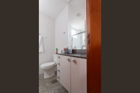 Apartamento à venda com 150m², 3 quartos e 2 vagas Apartamento à venda com 150m², 3 quartos e 2 vagasBanheiro da Suíte