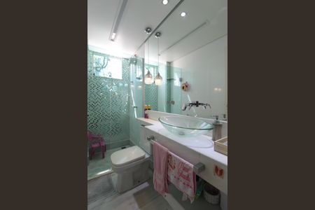 Apartamento à venda com 95m², 3 quartos e 2 vagasBanheiro Social