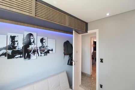 Apartamento à venda com 95m², 3 quartos e 2 vagasQuarto 2