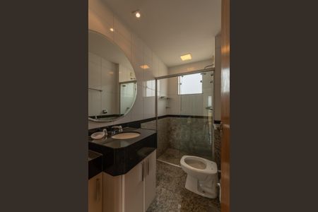 Apartamento à venda com 280m², 4 quartos e 4 vagasBanheiro Social