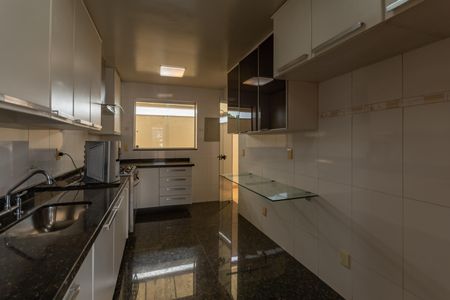 Apartamento à venda com 280m², 4 quartos e 4 vagasCozinha