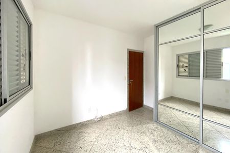 Apartamento à venda com 73m², 2 quartos e 2 vagas Apartamento à venda com 73m², 2 quartos e 2 vagasSuíte