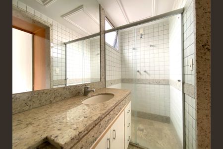 Apartamento à venda com 73m², 2 quartos e 2 vagas Apartamento à venda com 73m², 2 quartos e 2 vagasBanheiro da Suíte