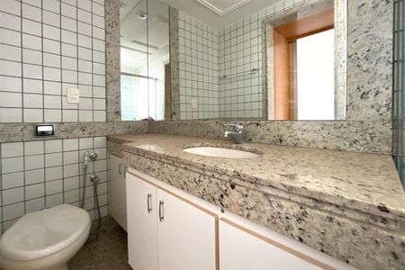 Apartamento à venda com 73m², 2 quartos e 2 vagas Apartamento à venda com 73m², 2 quartos e 2 vagasBanheiro da Suíte