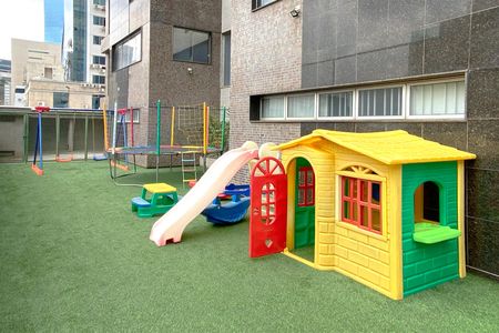 Apartamento à venda com 73m², 2 quartos e 2 vagas Apartamento à venda com 73m², 2 quartos e 2 vagasÁrea comum - Playground