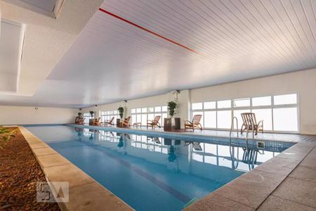 Apartamento à venda com 93m², 3 quartos e 2 vagas Apartamento à venda com 93m², 3 quartos e 2 vagasÁrea comum - Piscina coberta