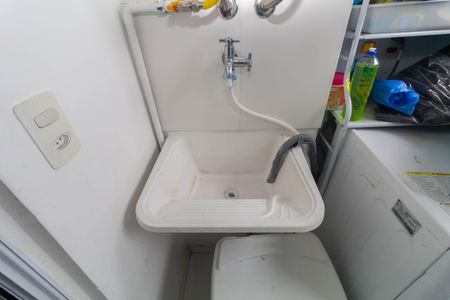 Apartamento à venda com 39m², 2 quartos e 1 vaga Apartamento à venda com 39m², 2 quartos e 1 vagaCozinha e Área de Serviço