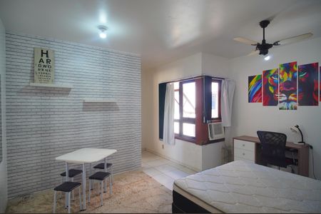 Sala/Quarto de apartamento para alugar com 1 quarto, 30m² em Vila Nova, Novo Hamburgo