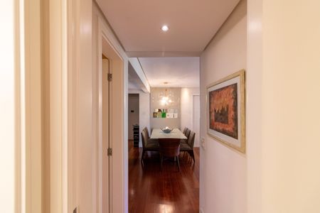 Apartamento à venda com 121m², 3 quartos e 2 vagasCorredor