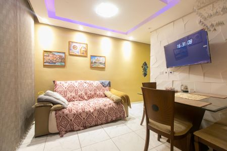 Casa de condomínio à venda com 70m², 2 quartos e 1 vagaSala