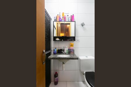 Casa de condomínio à venda com 70m², 2 quartos e 1 vaga Casa de condomínio à venda com 70m², 2 quartos e 1 vagaBanheiro