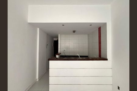 Cozinha de apartamento para alugar com 1 quarto, 28m² em Leme, Rio de Janeiro