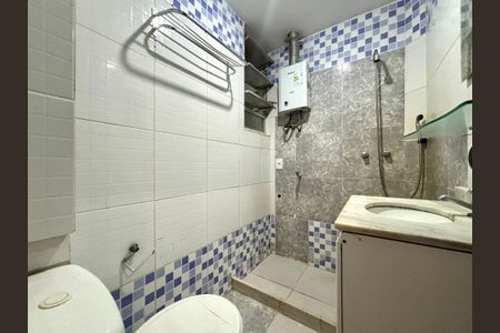 Banheiro social de apartamento para alugar com 1 quarto, 28m² em Leme, Rio de Janeiro