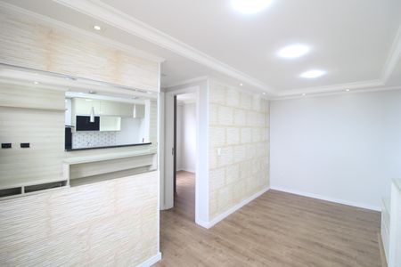 Sala de apartamento para alugar com 2 quartos, 45m² em Jardim Lallo, São Paulo