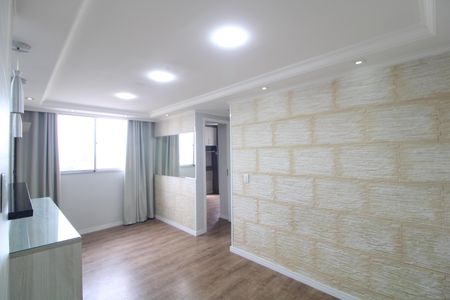 Sala de apartamento para alugar com 2 quartos, 45m² em Jardim Lallo, São Paulo