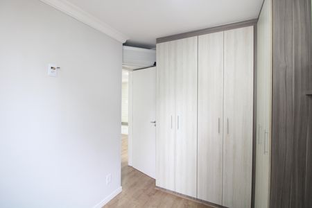 Quarto 2 de apartamento para alugar com 2 quartos, 45m² em Jardim Lallo, São Paulo