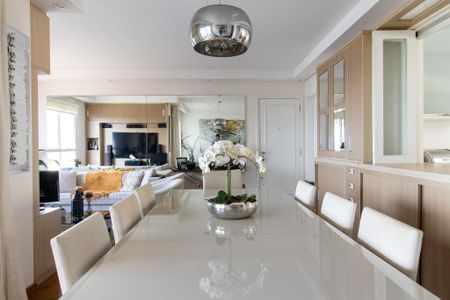 Apartamento à venda com 134m², 4 quartos e 3 vagas Apartamento à venda com 134m², 4 quartos e 3 vagasSala de Jantar