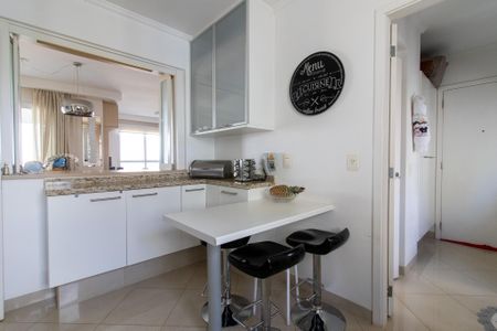 Apartamento à venda com 134m², 4 quartos e 3 vagas Apartamento à venda com 134m², 4 quartos e 3 vagasCozinha