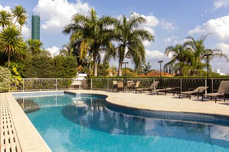 Apartamento à venda com 134m², 4 quartos e 3 vagas Apartamento à venda com 134m², 4 quartos e 3 vagasÁrea comum - Piscina