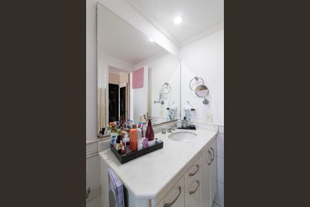 Apartamento à venda com 134m², 4 quartos e 3 vagas Apartamento à venda com 134m², 4 quartos e 3 vagasBanheiro da Suíte