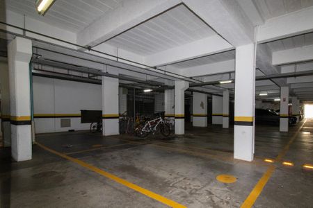 Apartamento à venda com 134m², 4 quartos e 3 vagas Apartamento à venda com 134m², 4 quartos e 3 vagasGaragem