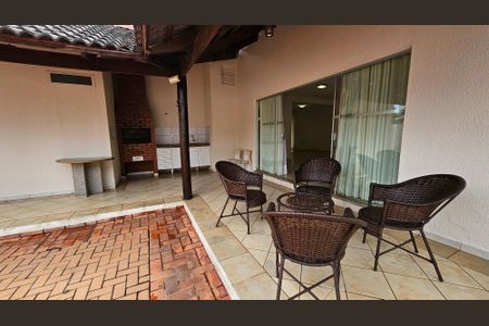 Casa de condomínio para alugar com 450m², 4 quartos e 4 vagasChurrasqueira