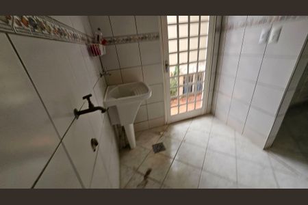 Casa de condomínio para alugar com 450m², 4 quartos e 4 vagasÁrea de Serviço