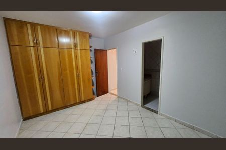 Casa de condomínio para alugar com 450m², 4 quartos e 4 vagasSuíte 3