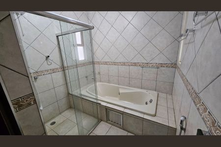 Casa de condomínio para alugar com 450m², 4 quartos e 4 vagasBanheiro Suíte 1